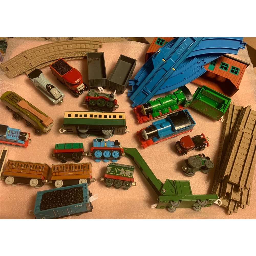 Lot of 26 pc Thomas The Tank Engine & Friends Train 1992 2006 gullane mixed